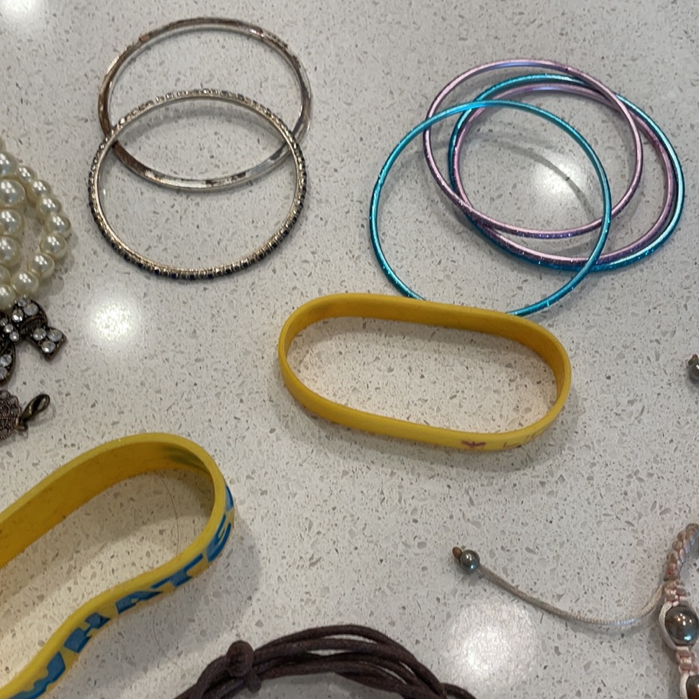 Huge bracelet bundle - Picture 3 of 5